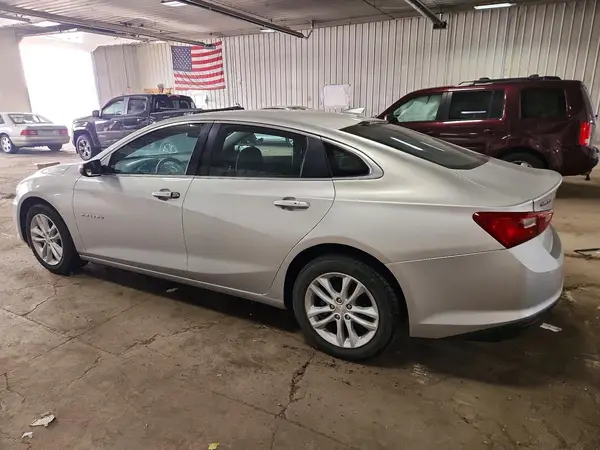 1G1ZD5ST5JF269795 2018 CHEVROLET MALIBU - Image 2
