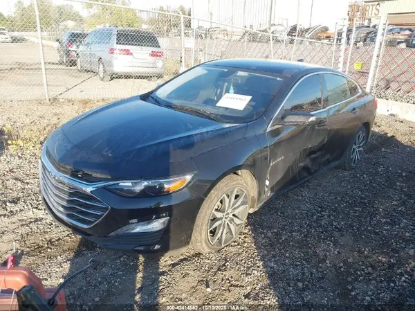 1G1ZD5ST5KF114469 2019 CHEVROLET MALIBU - Image 2