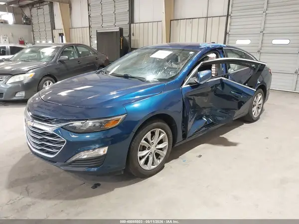 1G1ZD5ST5KF123673 2019 CHEVROLET MALIBU - Image 2