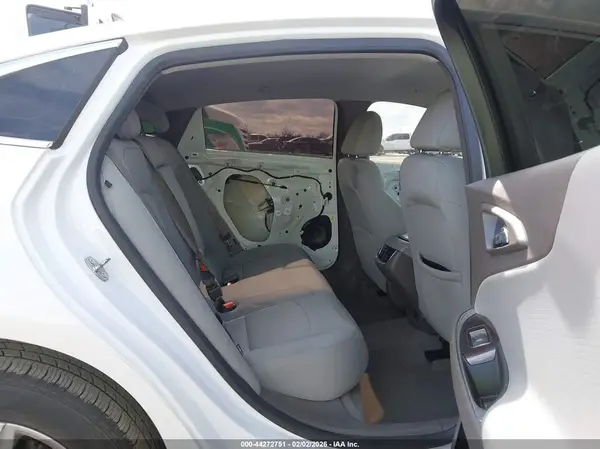 1G1ZD5ST5KF138643 2019 CHEVROLET MALIBU - Image 8