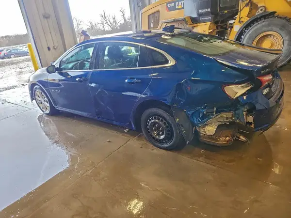 1G1ZD5ST5KF143552 2019 CHEVROLET MALIBU - Image 2
