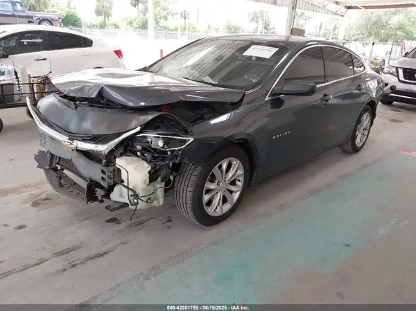 1G1ZD5ST5KF158388 2019 CHEVROLET MALIBU - Image 2