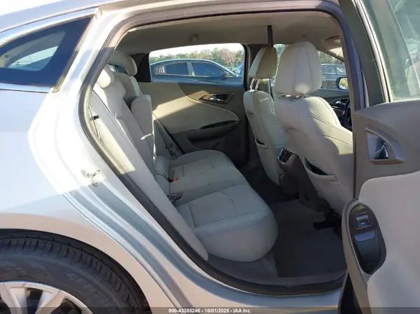 1G1ZD5ST5KF160495 2019 CHEVROLET MALIBU - Image 8