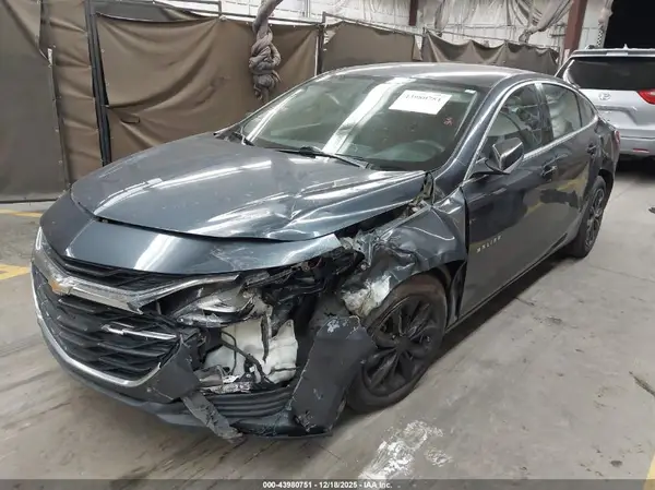 1G1ZD5ST5KF162392 2019 CHEVROLET MALIBU - Image 2