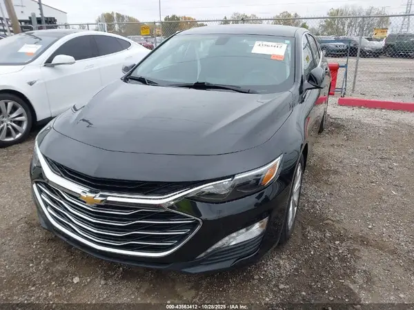 1G1ZD5ST5KF184005 2019 CHEVROLET MALIBU - Image 2
