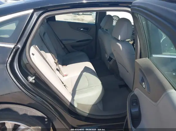 1G1ZD5ST5KF205113 2019 CHEVROLET MALIBU - Image 8