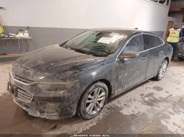 1G1ZD5ST6JF138343 2018 CHEVROLET MALIBU - Image 2