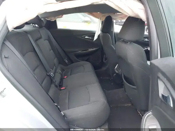 1G1ZD5ST6JF140979 2018 CHEVROLET MALIBU - Image 8