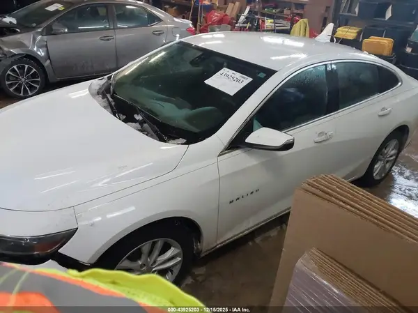 1G1ZD5ST6JF157796 2018 CHEVROLET MALIBU - Image 2