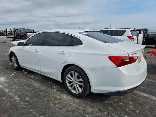 1G1ZD5ST6JF158561 2018 CHEVROLET MALIBU - Image 2