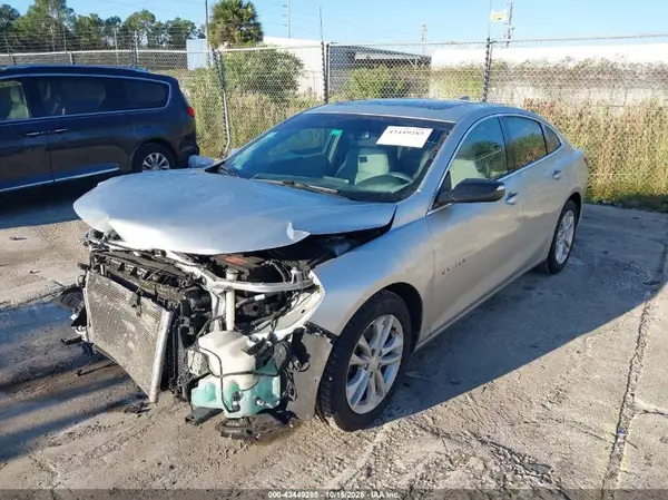 1G1ZD5ST6JF168054 2018 CHEVROLET MALIBU - Image 2