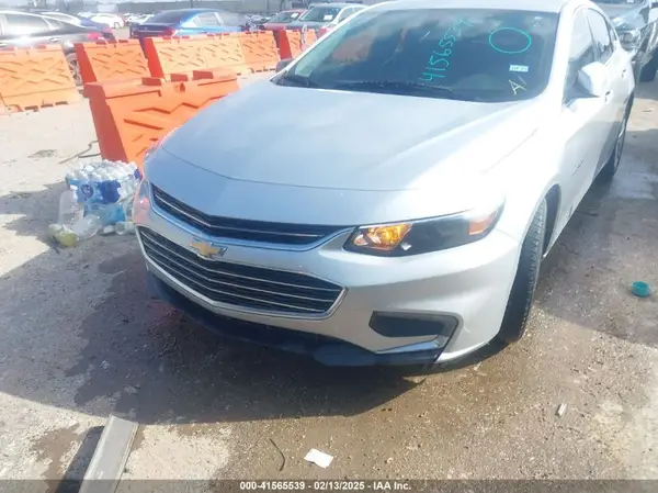 1G1ZD5ST6JF197652 2018 CHEVROLET MALIBU - Image 2