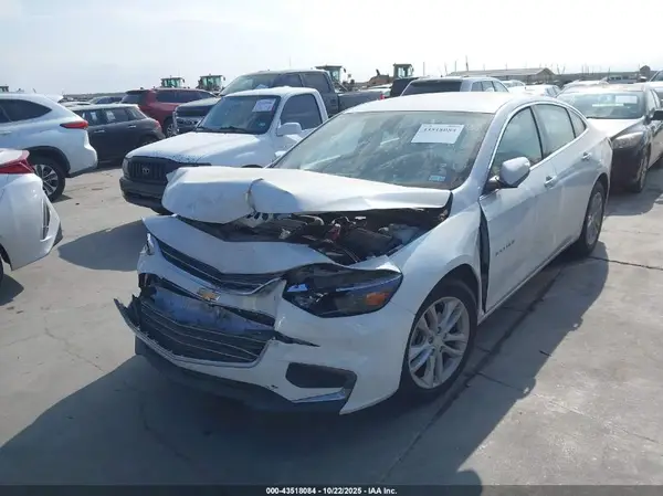 1G1ZD5ST6JF245702 2018 CHEVROLET MALIBU - Image 2