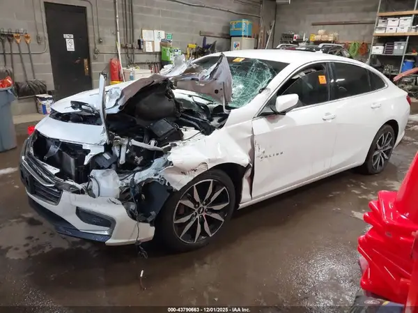 1G1ZD5ST6JF290672 2018 CHEVROLET MALIBU - Image 2