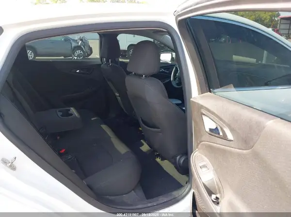 1G1ZD5ST6KF105327 2019 CHEVROLET MALIBU - Image 8