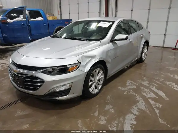 1G1ZD5ST6KF114724 2019 CHEVROLET MALIBU - Image 2