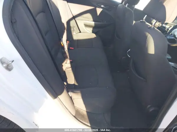 1G1ZD5ST6KF135489 2019 CHEVROLET MALIBU - Image 8