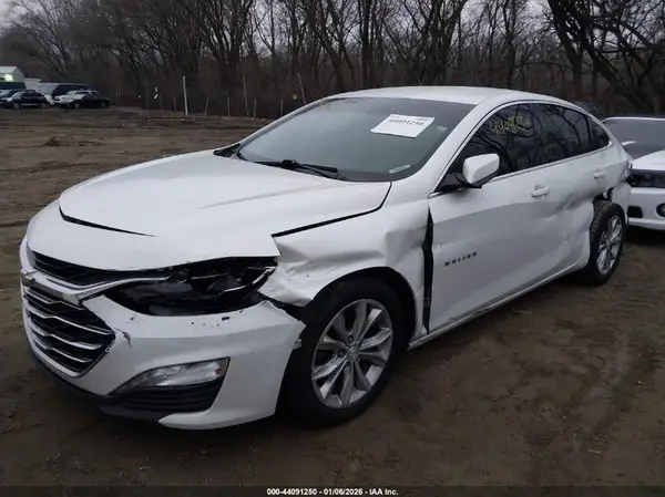 1G1ZD5ST6KF176138 2019 CHEVROLET MALIBU - Image 2