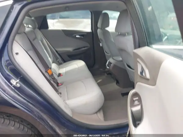 1G1ZD5ST7JF108252 2018 CHEVROLET MALIBU - Image 8