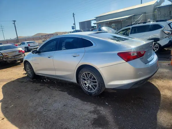 1G1ZD5ST7JF134348 2018 CHEVROLET MALIBU - Image 2