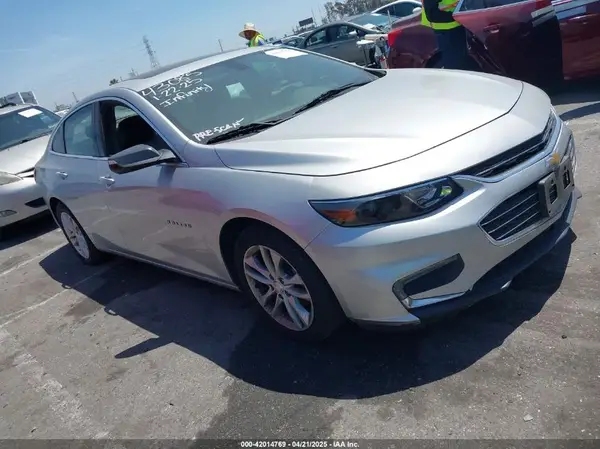 1G1ZD5ST7JF139582 2018 CHEVROLET MALIBU - Image 1