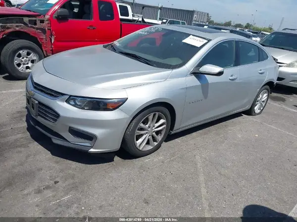 1G1ZD5ST7JF139582 2018 CHEVROLET MALIBU - Image 2