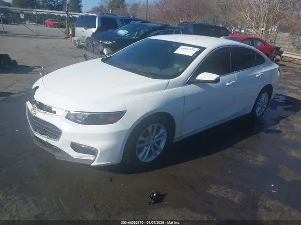 1G1ZD5ST7JF143907 2018 CHEVROLET MALIBU - Image 2