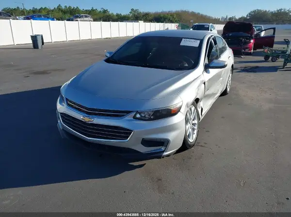 1G1ZD5ST7JF160562 2018 CHEVROLET MALIBU - Image 2