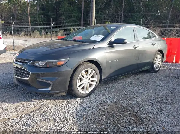 1G1ZD5ST7JF176082 2018 CHEVROLET MALIBU - Image 2