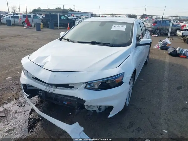 1G1ZD5ST7JF189575 2018 CHEVROLET MALIBU - Image 2