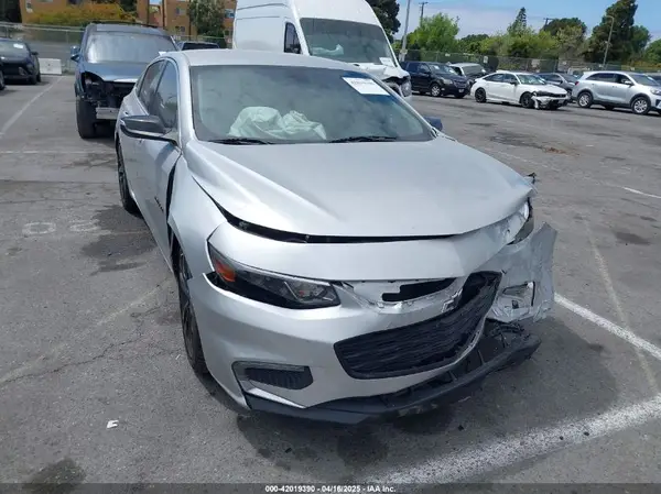 1G1ZD5ST7JF200977 2018 CHEVROLET MALIBU - Image 1