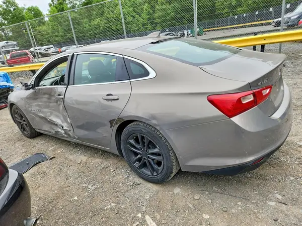 1G1ZD5ST7JF213082 2018 CHEVROLET MALIBU - Image 2