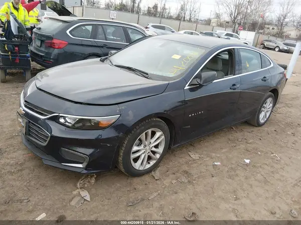 1G1ZD5ST7JF217052 2018 CHEVROLET MALIBU - Image 2