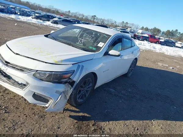 1G1ZD5ST7JF219481 2018 CHEVROLET MALIBU - Image 2