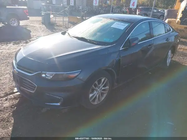 1G1ZD5ST7JF233140 2018 CHEVROLET MALIBU - Image 2