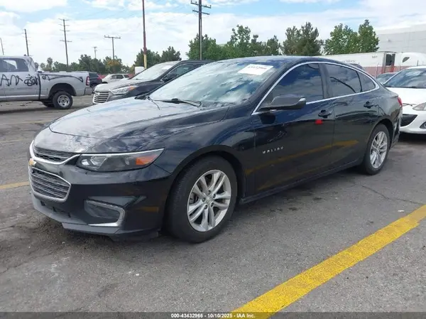 1G1ZD5ST7JF239455 2018 CHEVROLET MALIBU - Image 2
