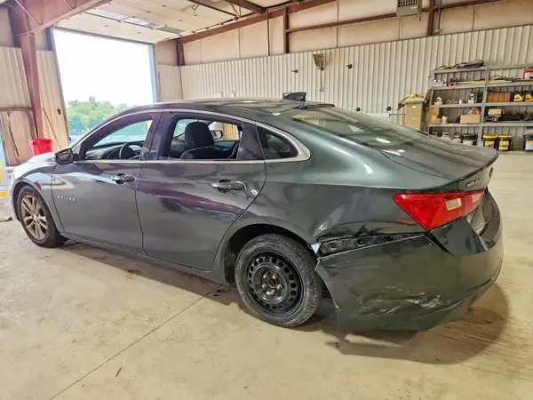 1G1ZD5ST7JF240427 2018 CHEVROLET MALIBU - Image 2