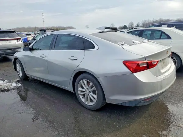 1G1ZD5ST7JF251122 2018 CHEVROLET MALIBU - Image 2
