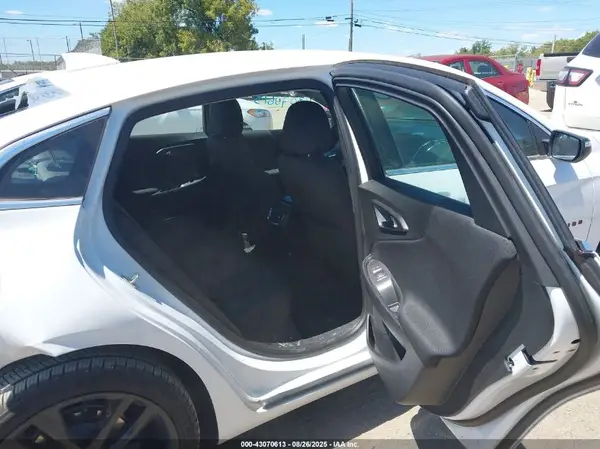 1G1ZD5ST7JF255798 2018 CHEVROLET MALIBU - Image 8