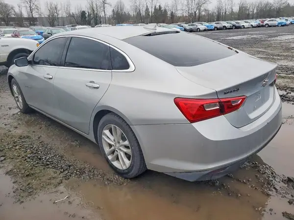1G1ZD5ST7JF260063 2018 CHEVROLET MALIBU - Image 2