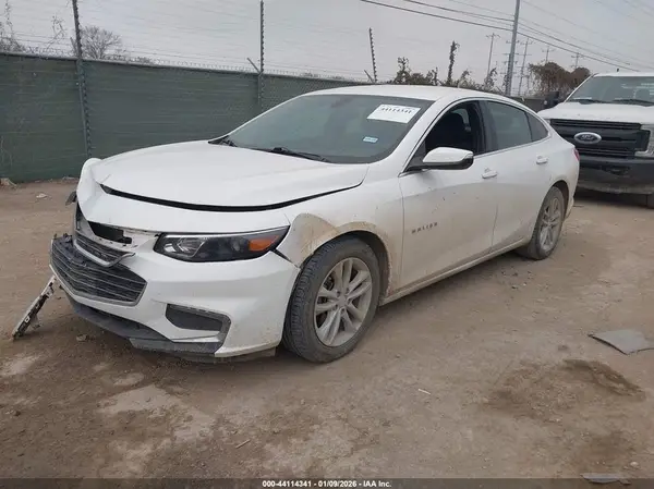 1G1ZD5ST7JF262492 2018 CHEVROLET MALIBU - Image 2