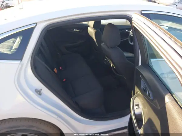1G1ZD5ST7JF266073 2018 CHEVROLET MALIBU - Image 8