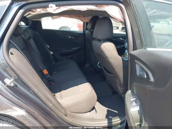 1G1ZD5ST7KF192137 2019 CHEVROLET MALIBU - Image 8