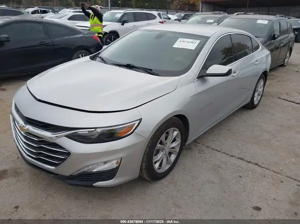 1G1ZD5ST7KF217957 2019 CHEVROLET MALIBU - Image 2