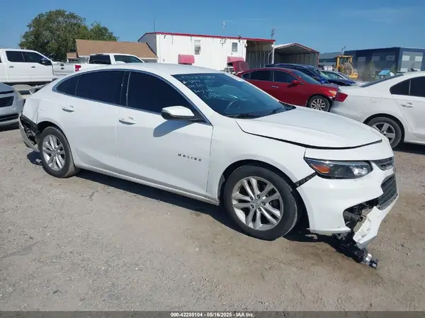 1G1ZD5ST8JF125223 2018 CHEVROLET MALIBU - Image 1