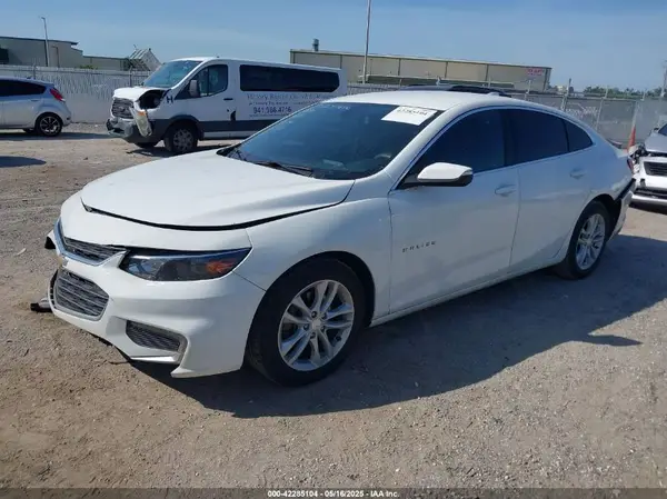 1G1ZD5ST8JF125223 2018 CHEVROLET MALIBU - Image 2