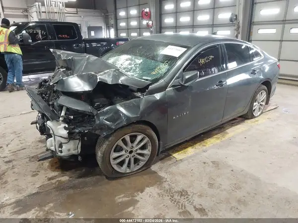 1G1ZD5ST8JF130583 2018 CHEVROLET MALIBU - Image 2