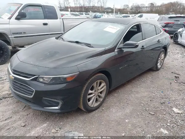 1G1ZD5ST8JF131877 2018 CHEVROLET MALIBU - Image 2