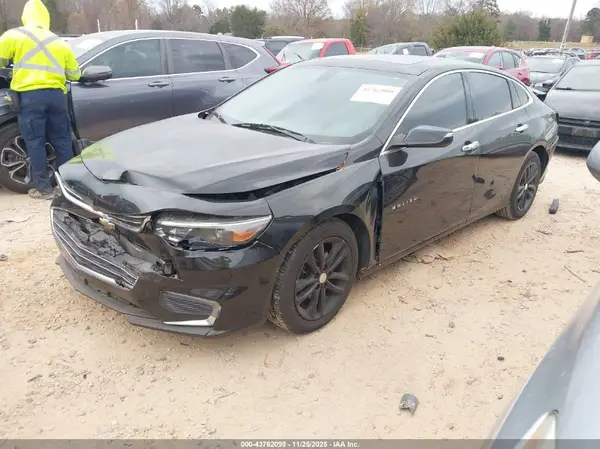 1G1ZD5ST8JF136688 2018 CHEVROLET MALIBU - Image 2