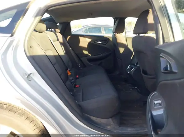 1G1ZD5ST8JF137484 2018 CHEVROLET MALIBU - Image 8